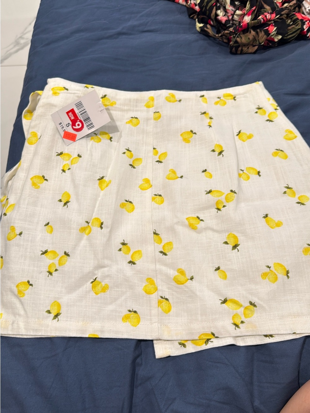 Forever 21 White Mini Skirt with Yellow Lemon Print